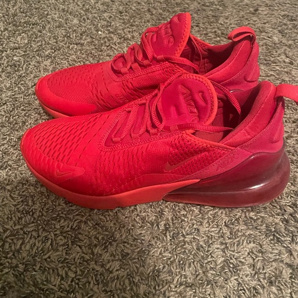 Nike AirMax 270 " University Red " - Picture 3 of 6